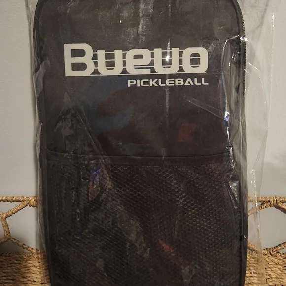BUEUO Pickleball Set In Black Carrying Case.  2 Paddles And 4 Balls. - Picture 4 of 4